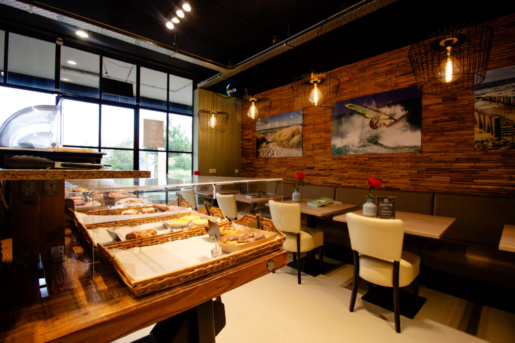 Interieur lunchroom brood en zo